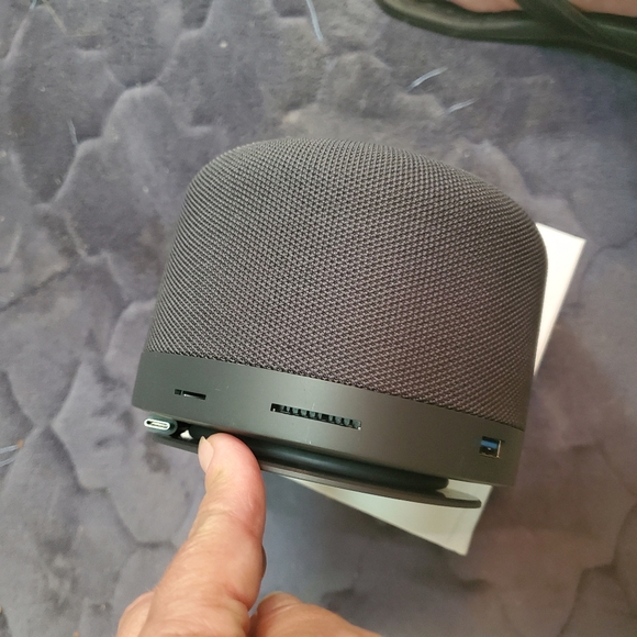 Like New 12 in 1 USB C Hub with speaker and wireless charger - Picture 5 of 9